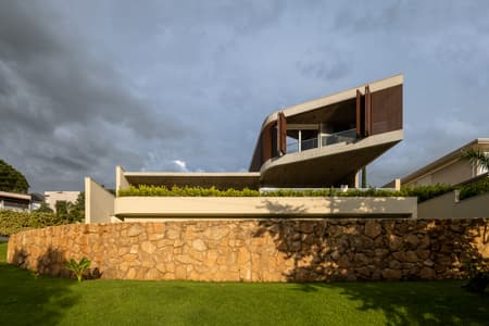 Axial House
